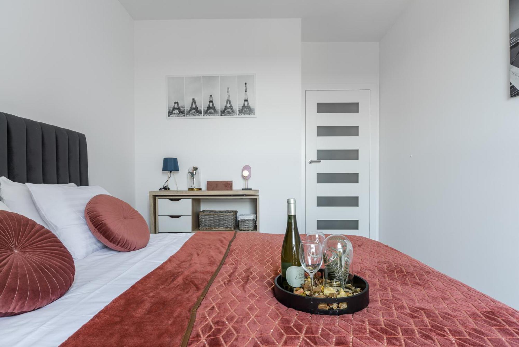 Lumina Apartments With Parking, Balcony Lodz Екстер'єр фото